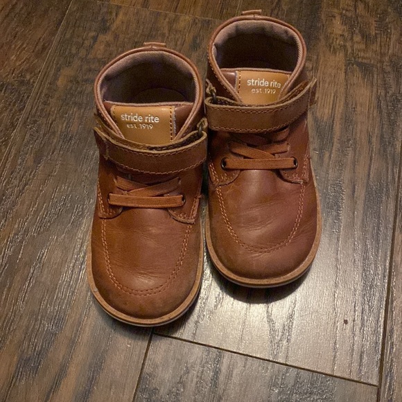 2 pairs of boots/shoes.   Size 8/8W.  Brown shoes are NWOT. - Picture 2 of 8